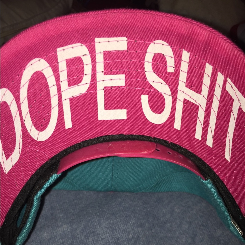 Snapbacks - Picture 5 of 5